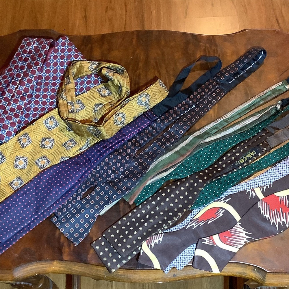 Lot 9 VTG Self Tie BowTies & Ascots Cardinal, Tootal, Akco, Aquascutum